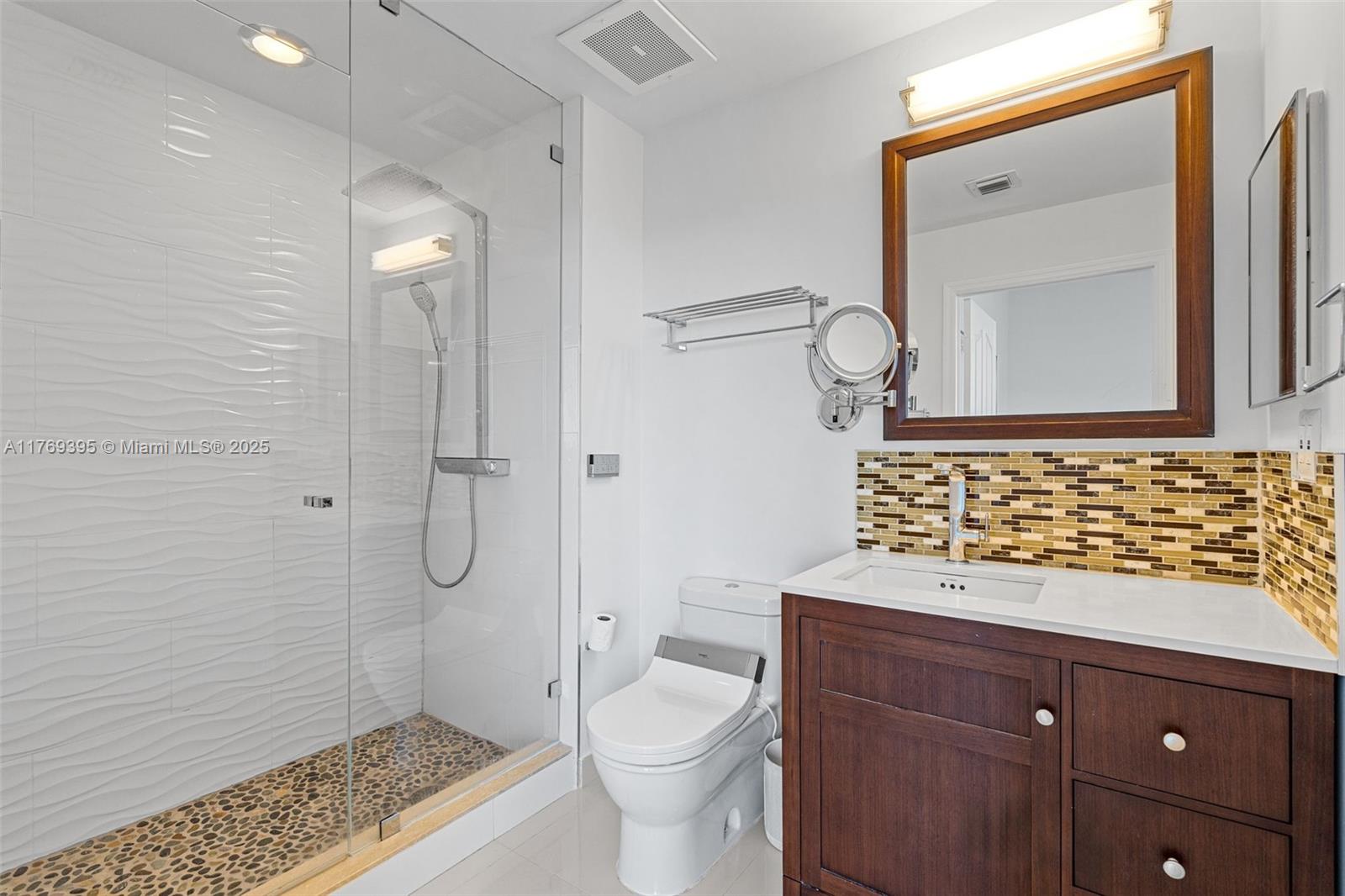 DA VINCI ON DOUGLAS CONDO - Residential