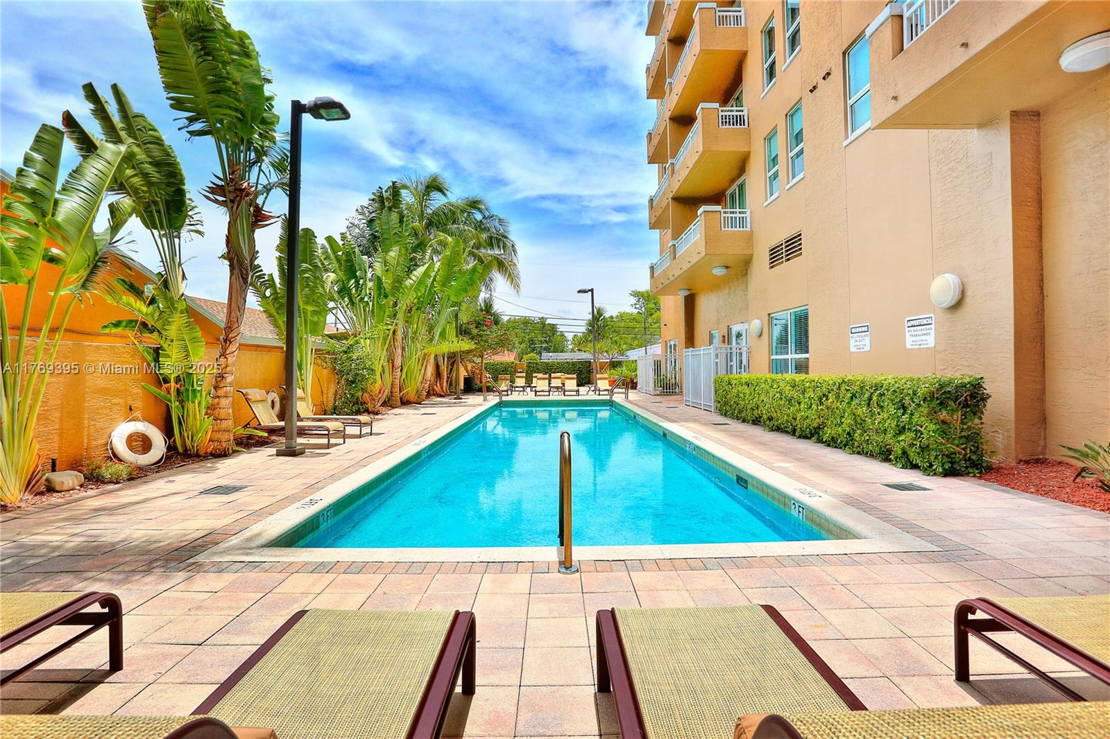 DA VINCI ON DOUGLAS CONDO - Residential