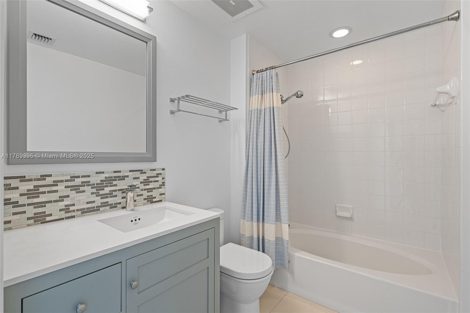 DA VINCI ON DOUGLAS CONDO - Residential