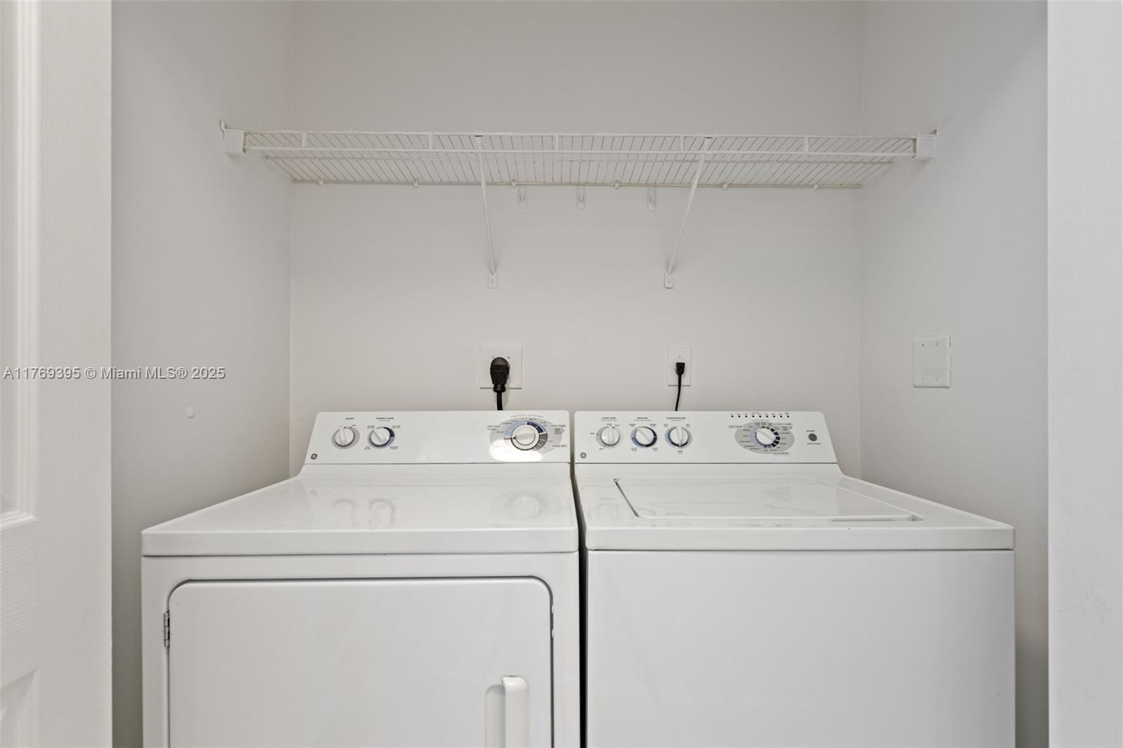 DA VINCI ON DOUGLAS CONDO - Residential