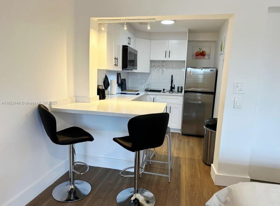 26 Diplomat Pkwy 2214