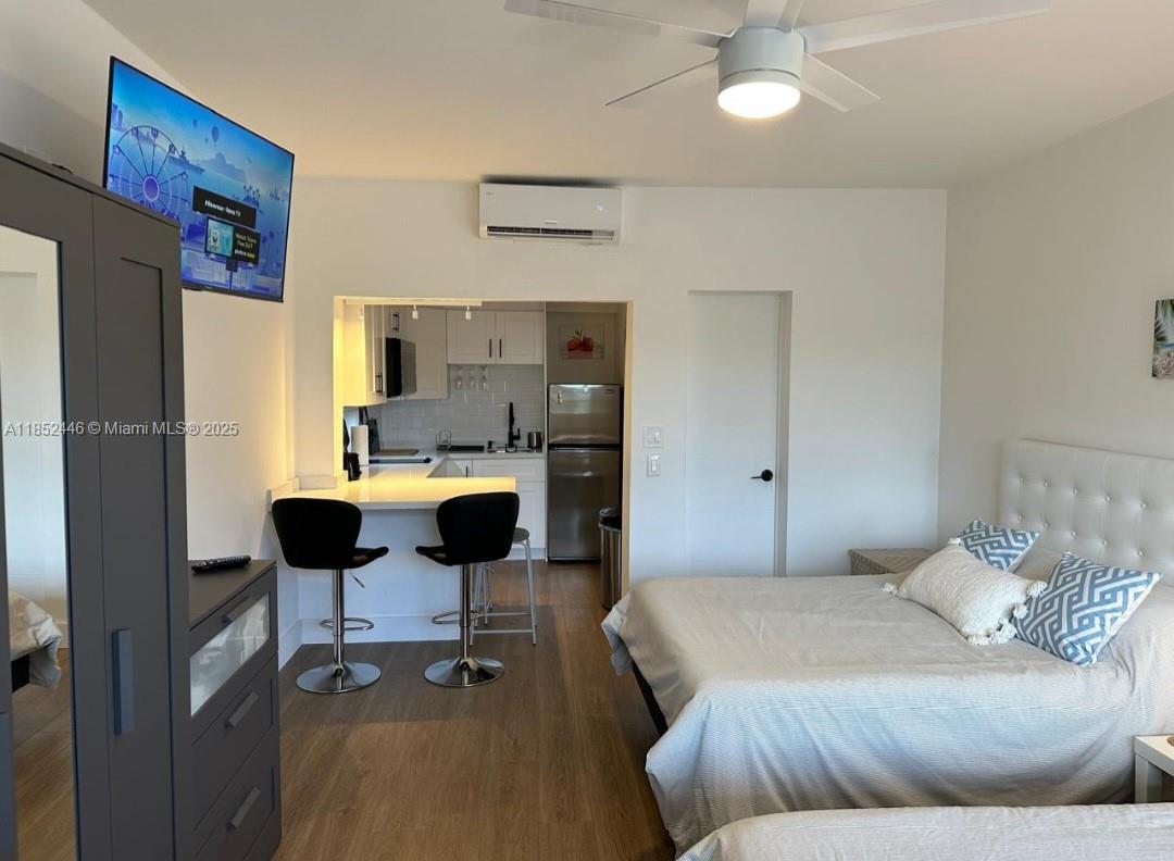 DIPLOMAT GOLF & RACQUET C - Residential