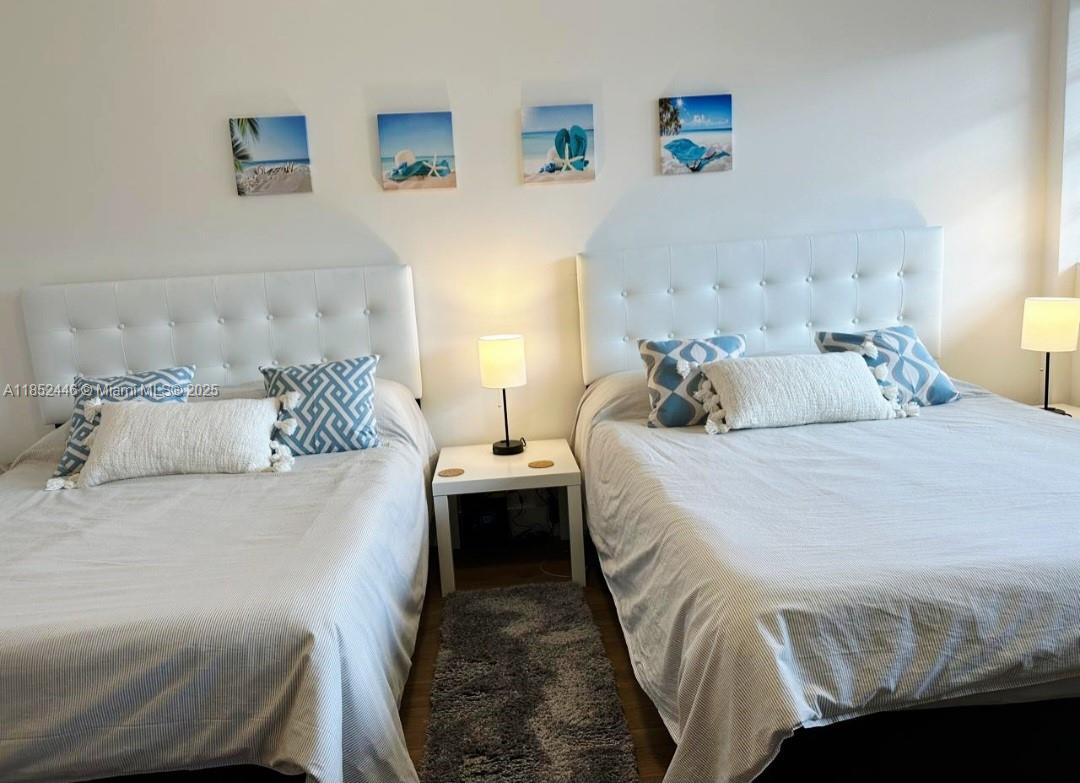 DIPLOMAT GOLF & RACQUET C - Residential