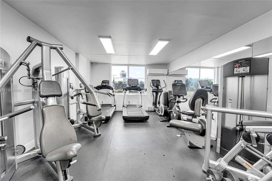 Beautiful 2 Bedroom, 2 Bathrooms at Hillcrest BUILDING 20, The unit has all impact windows, lobby attended, Gym, Pool, Tennis Courts , Extra Storage. Great location near Shops, Restaurants, and Orange Brooks golf Course. 1 assigned parking space.