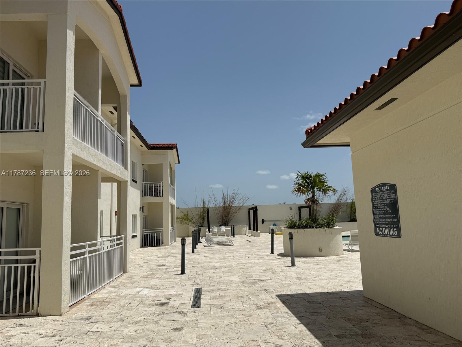 ISLANDS AT DORAL 1ST ADDI - Residential