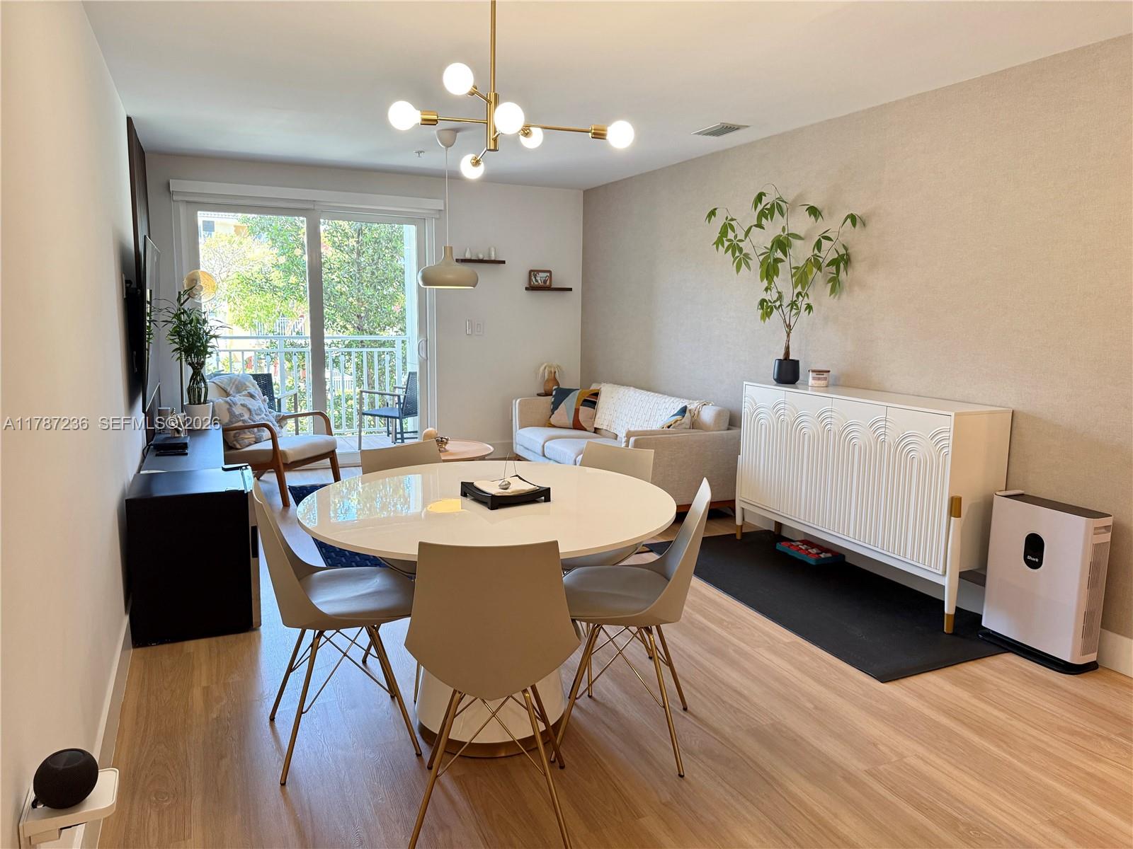 ISLANDS AT DORAL 1ST ADDI - Residential