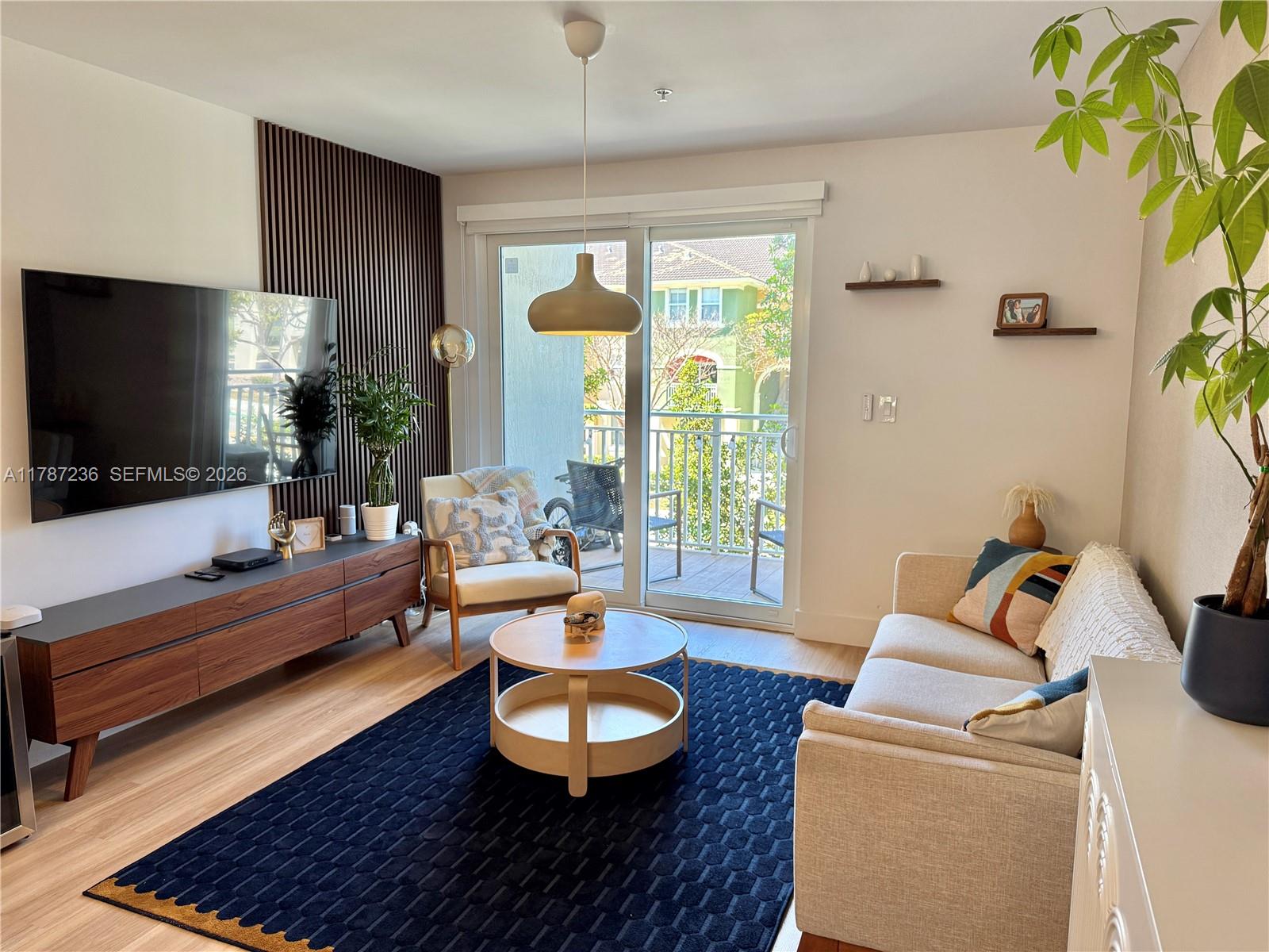 ISLANDS AT DORAL 1ST ADDI - Residential