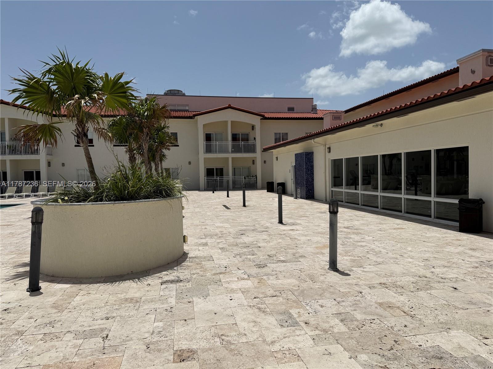 ISLANDS AT DORAL 1ST ADDI - Residential