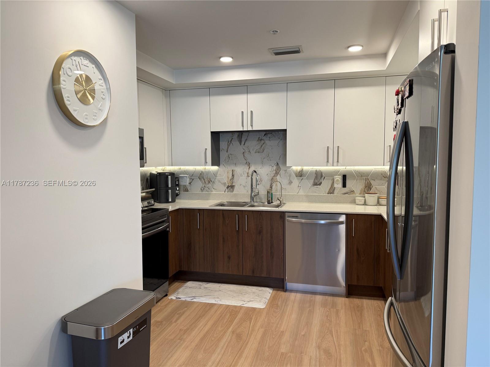 ISLANDS AT DORAL 1ST ADDI - Residential