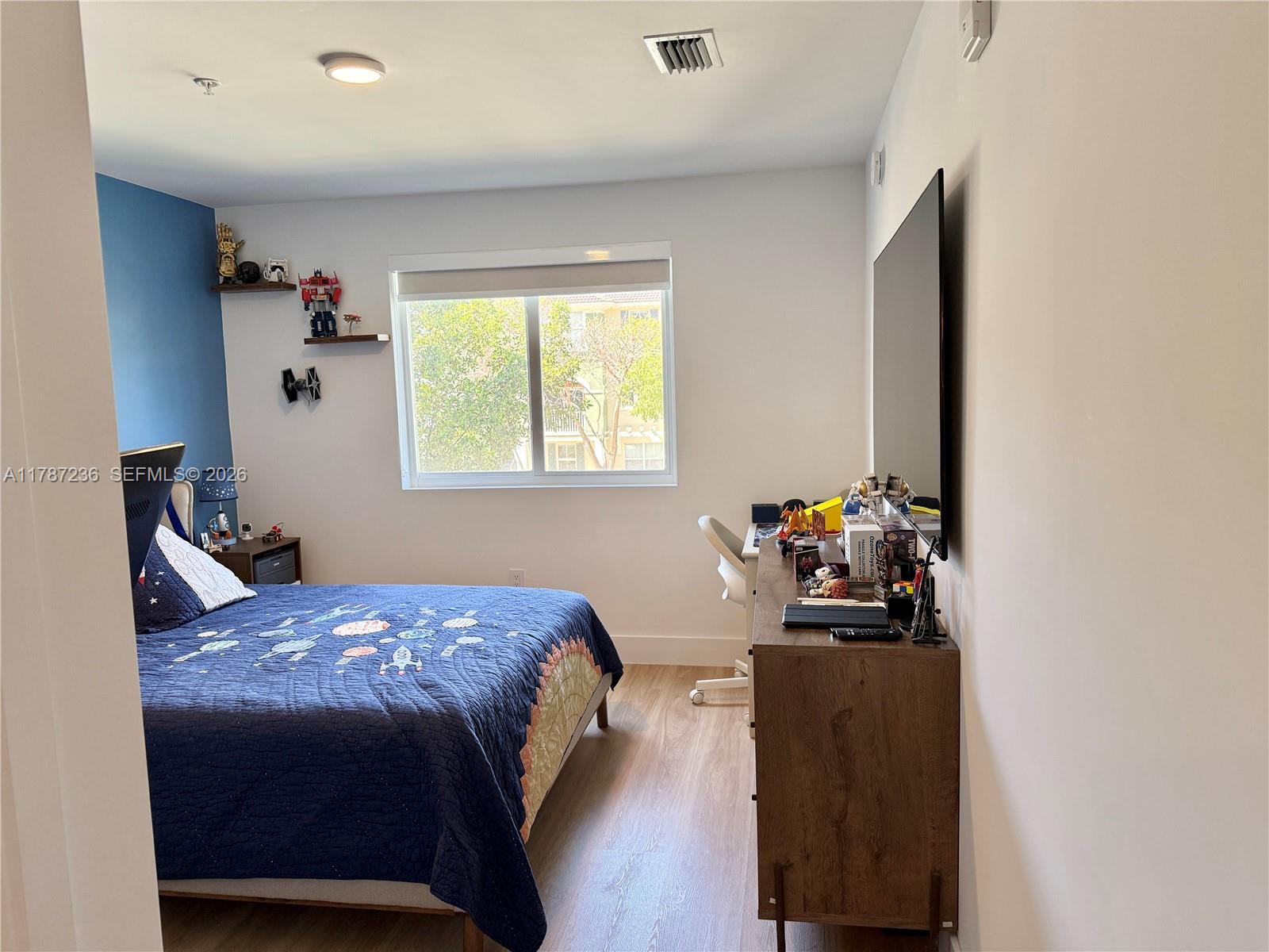 ISLANDS AT DORAL 1ST ADDI - Residential