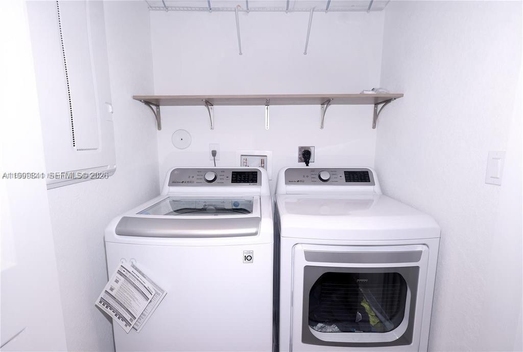 STELLAR PEMBROKE PINES - Residential