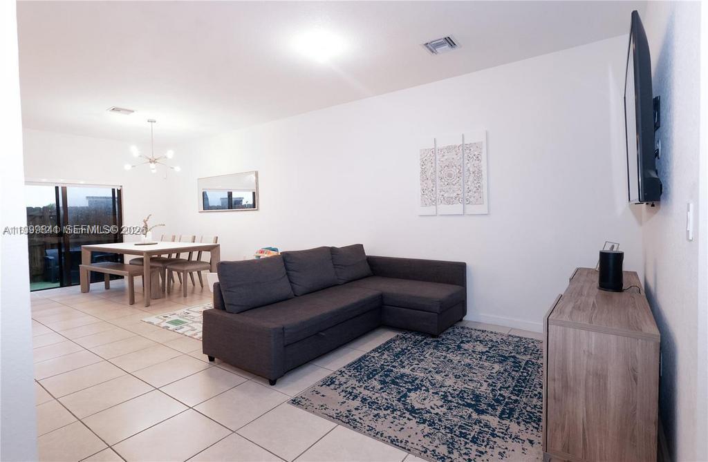 STELLAR PEMBROKE PINES - Residential