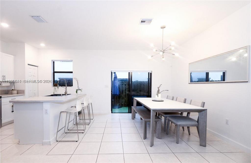 STELLAR PEMBROKE PINES - Residential