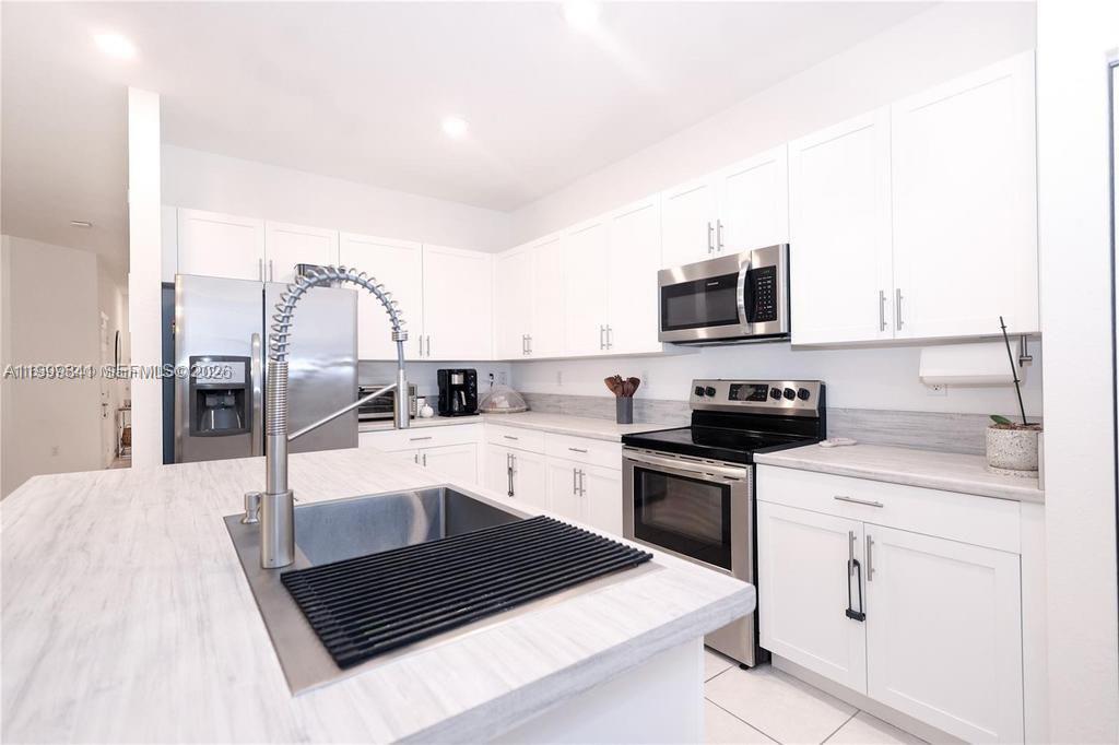 STELLAR PEMBROKE PINES - Residential