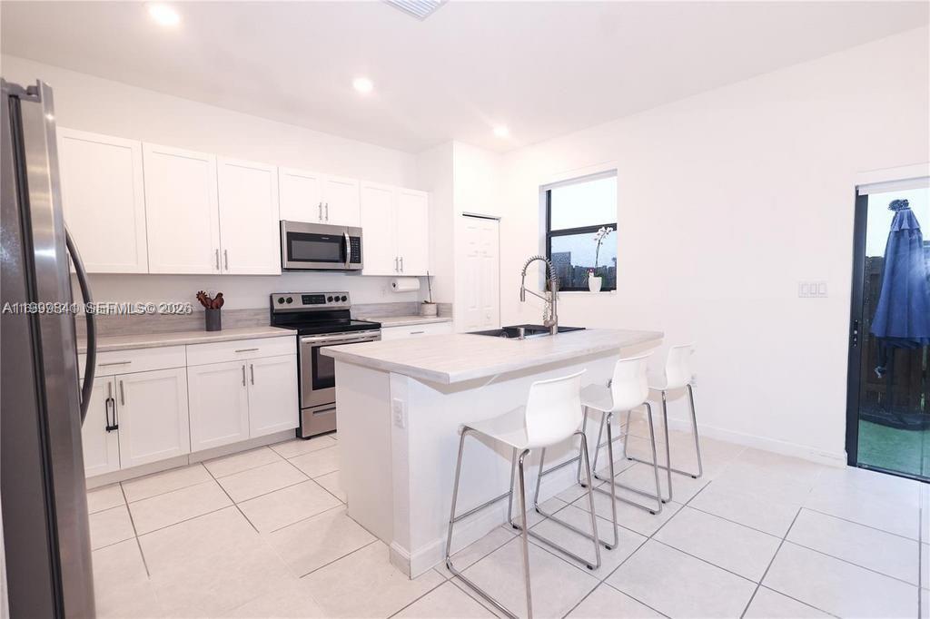 STELLAR PEMBROKE PINES - Residential