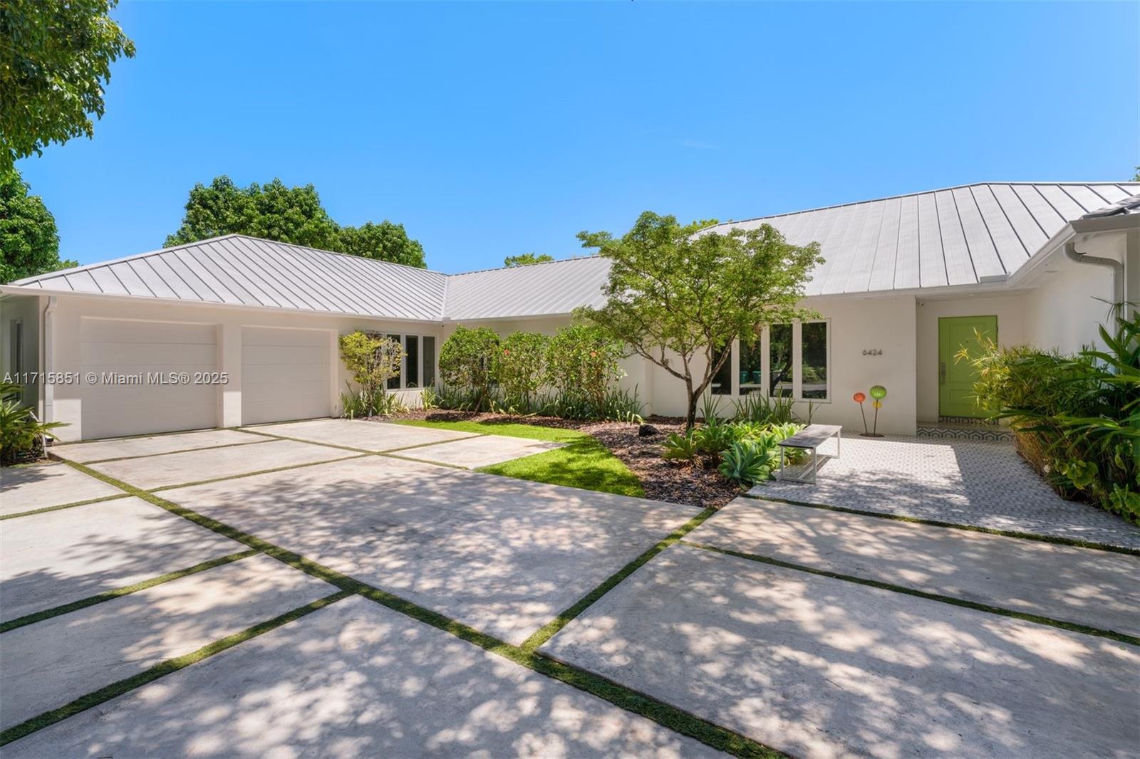 Property for Sale at 6424 Sw 109th St, Pinecrest, Miami-Dade County, Florida - Bedrooms: 5 
Bathrooms: 5  - $4,897,500