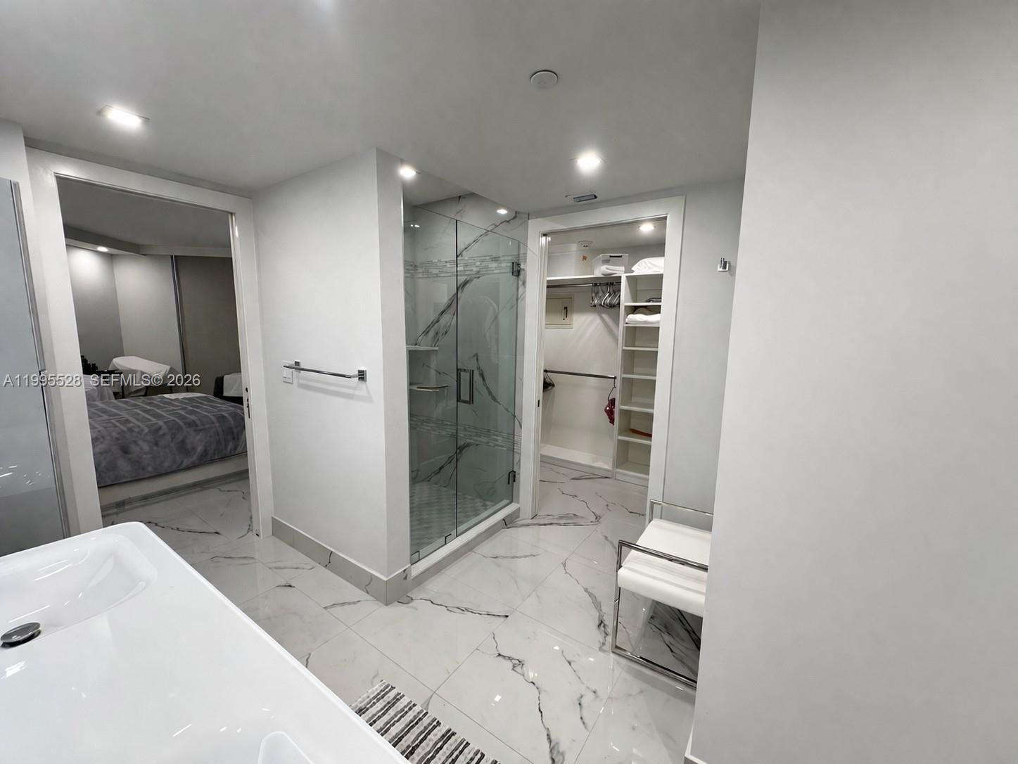 MARINA TOWER CONDO - Residential