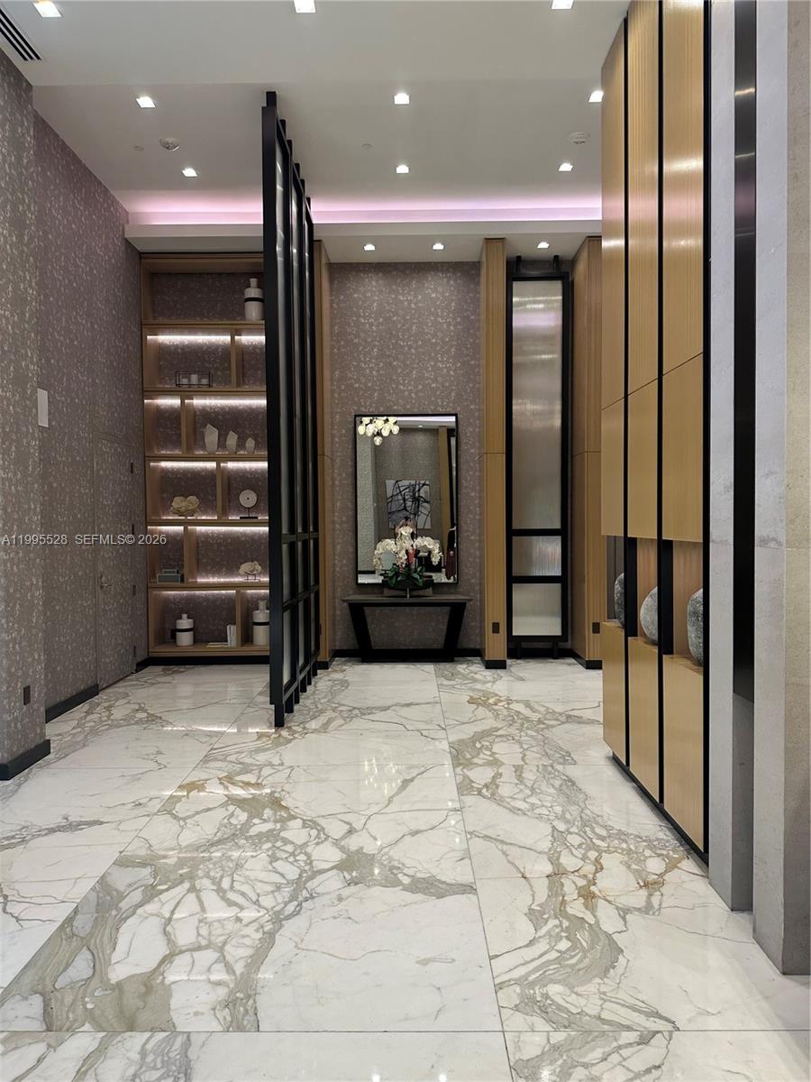 MARINA TOWER CONDO - Residential