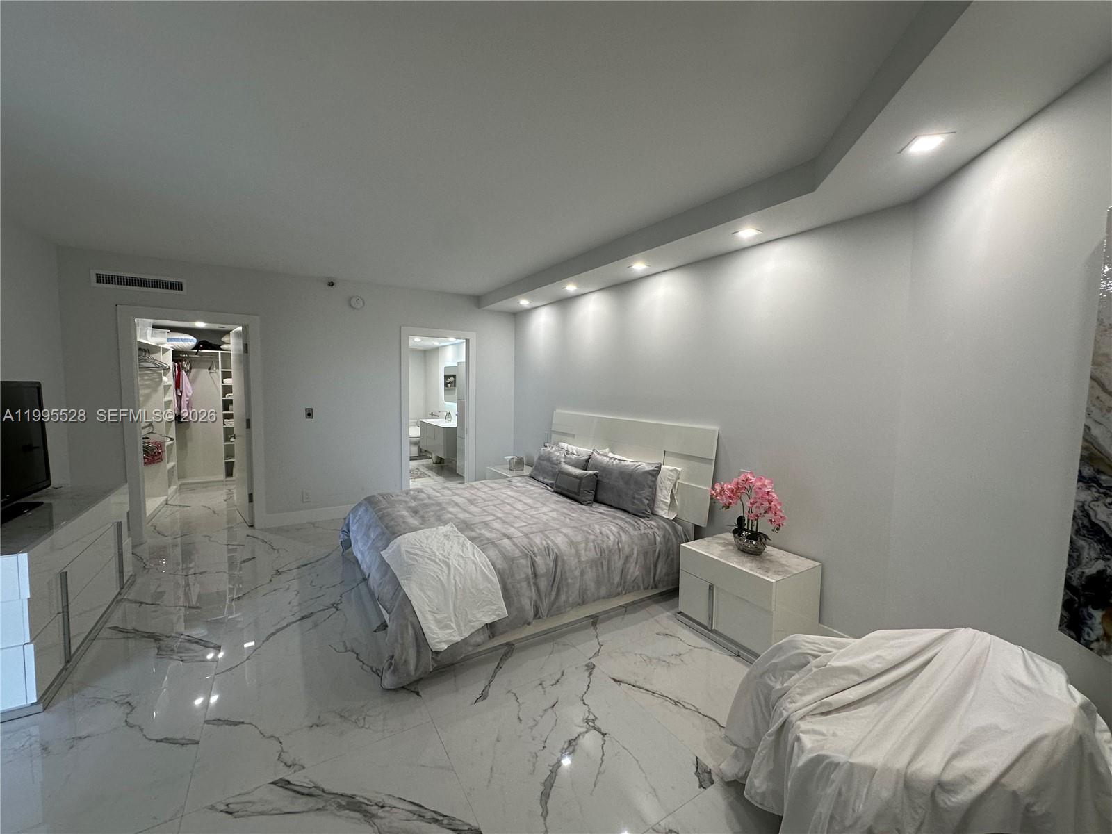 MARINA TOWER CONDO - Residential