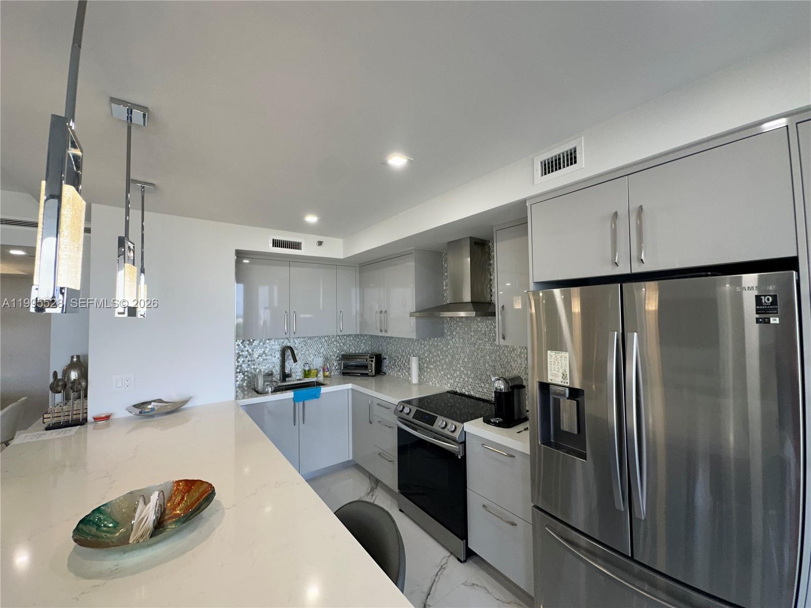 MARINA TOWER CONDO - Residential