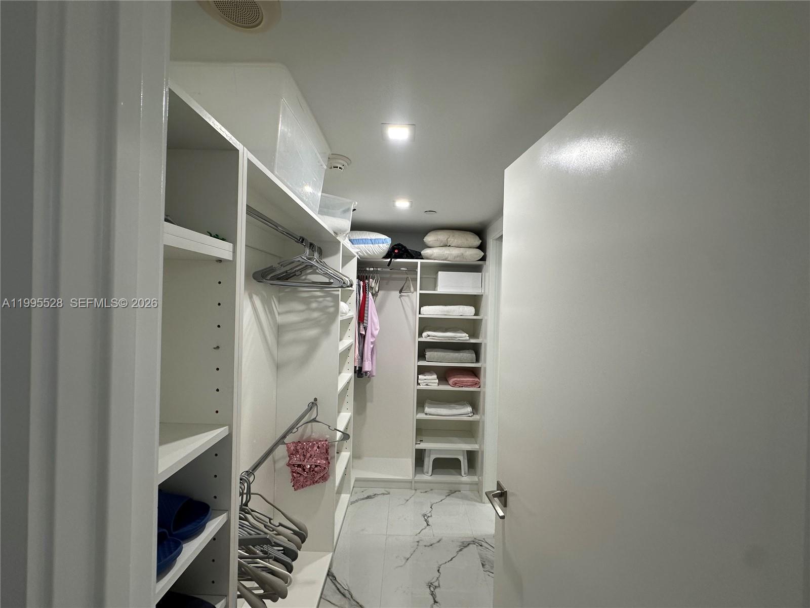 MARINA TOWER CONDO - Residential