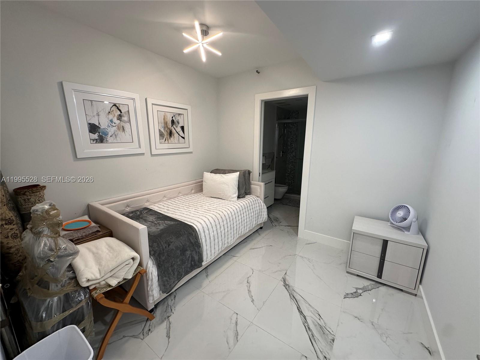 MARINA TOWER CONDO - Residential