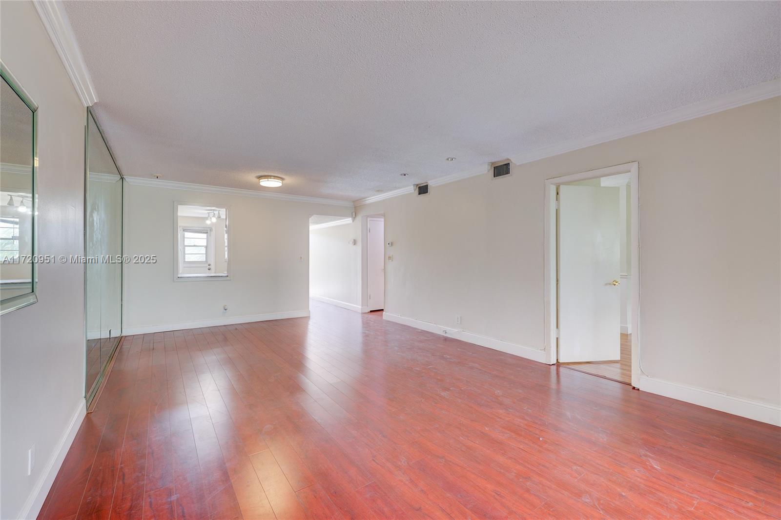 ARROWHEAD CONDO NO IX - Residential