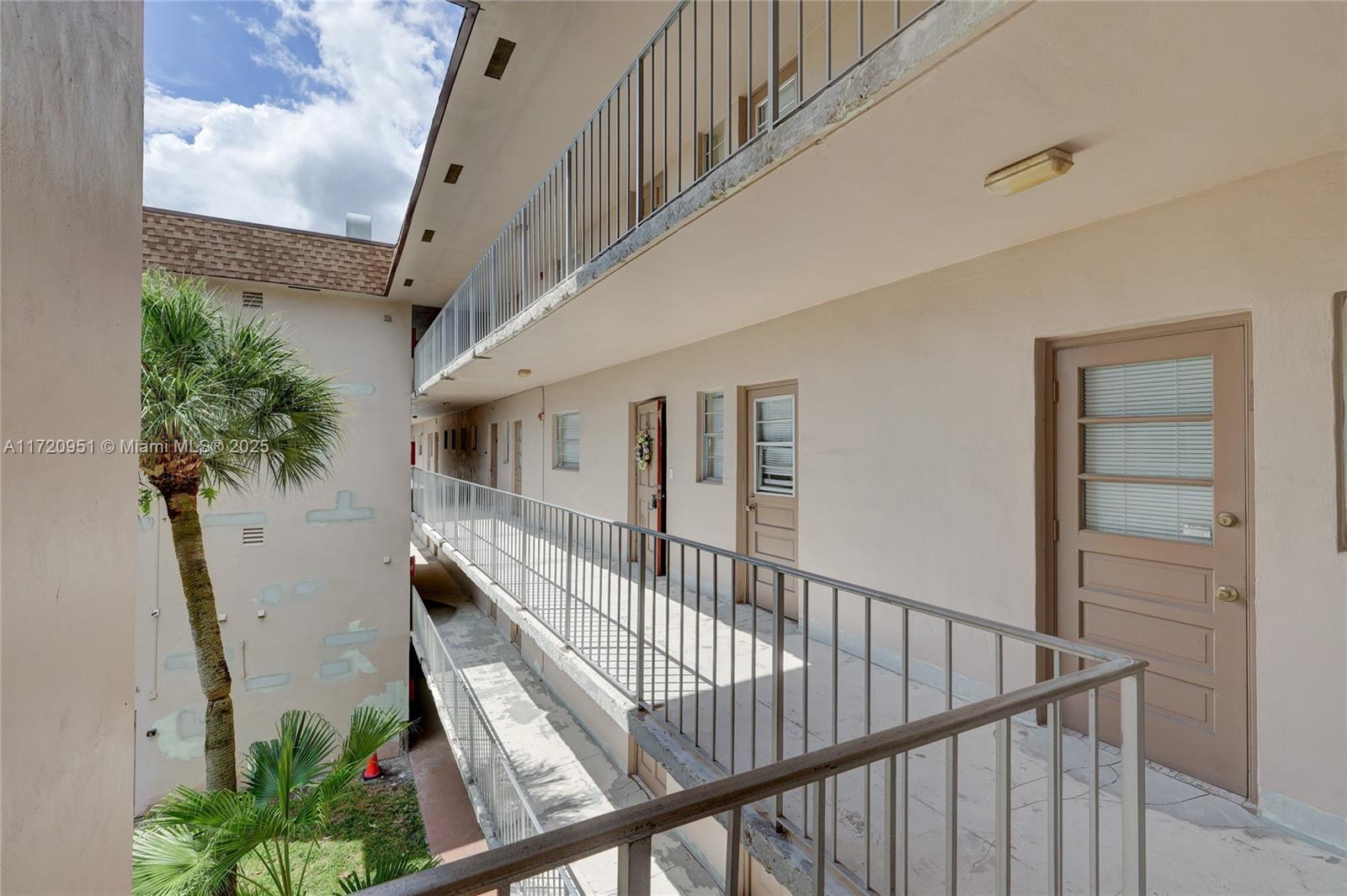 ARROWHEAD CONDO NO IX - Residential
