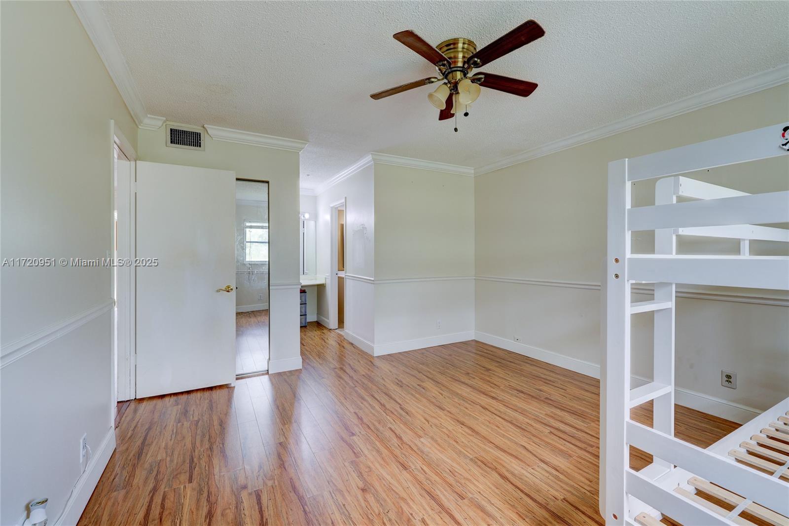 ARROWHEAD CONDO NO IX - Residential