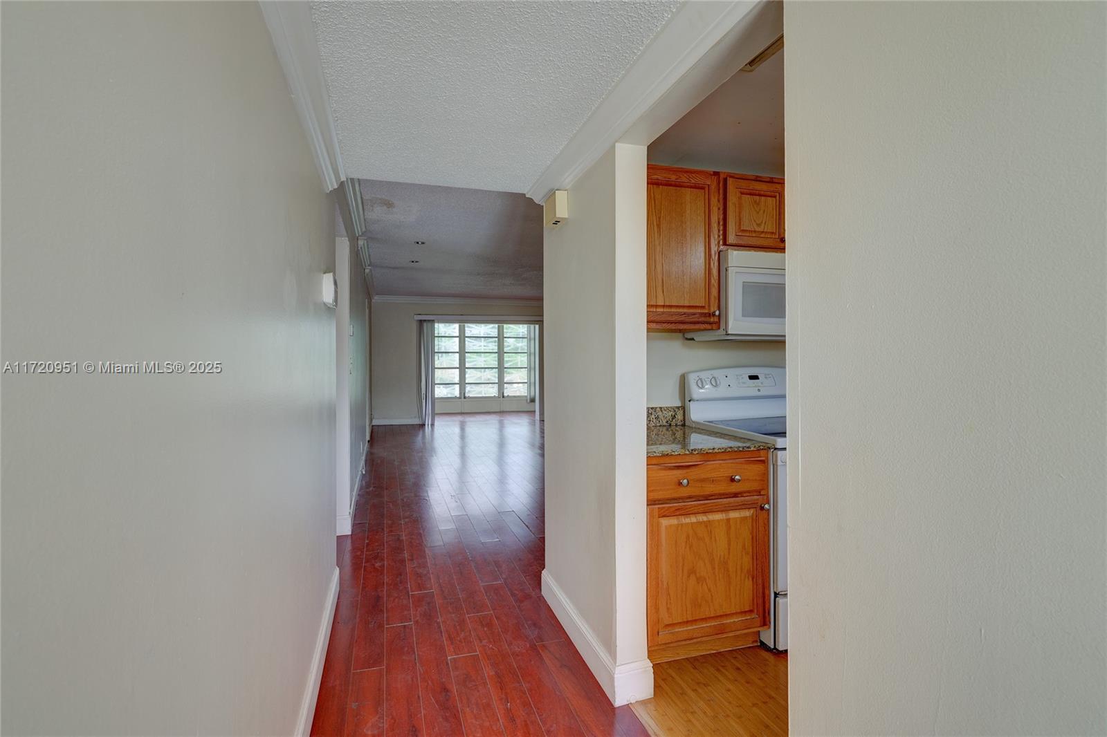 ARROWHEAD CONDO NO IX - Residential