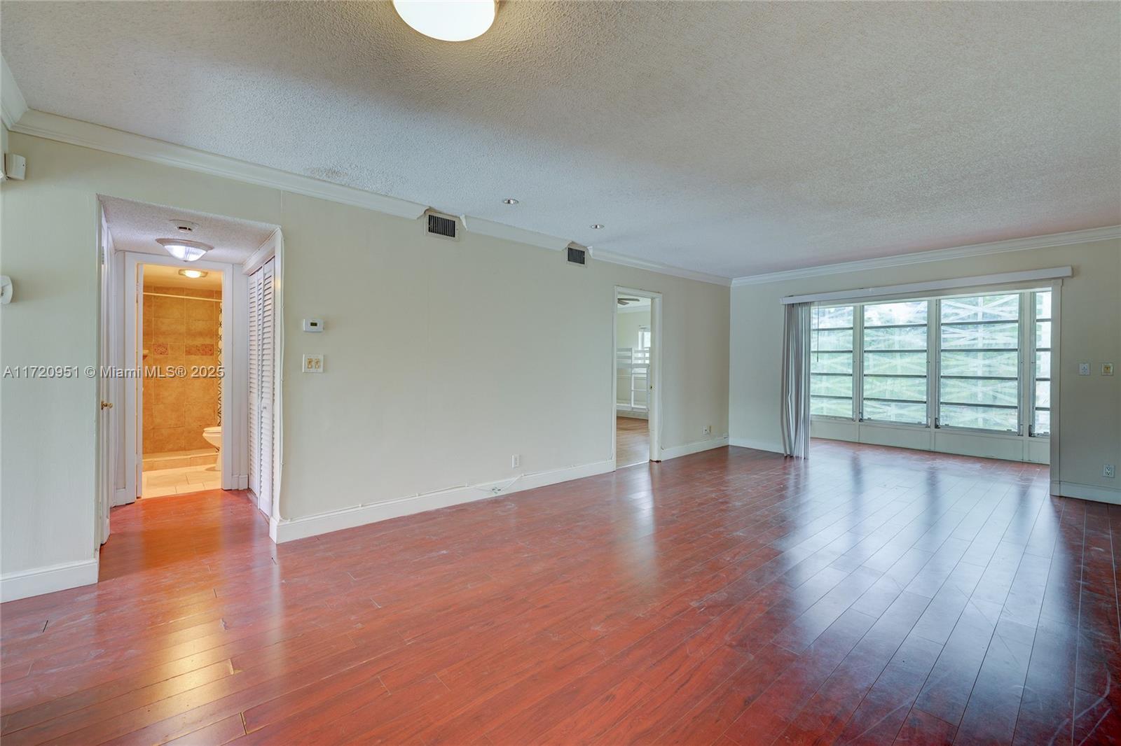 ARROWHEAD CONDO NO IX - Residential
