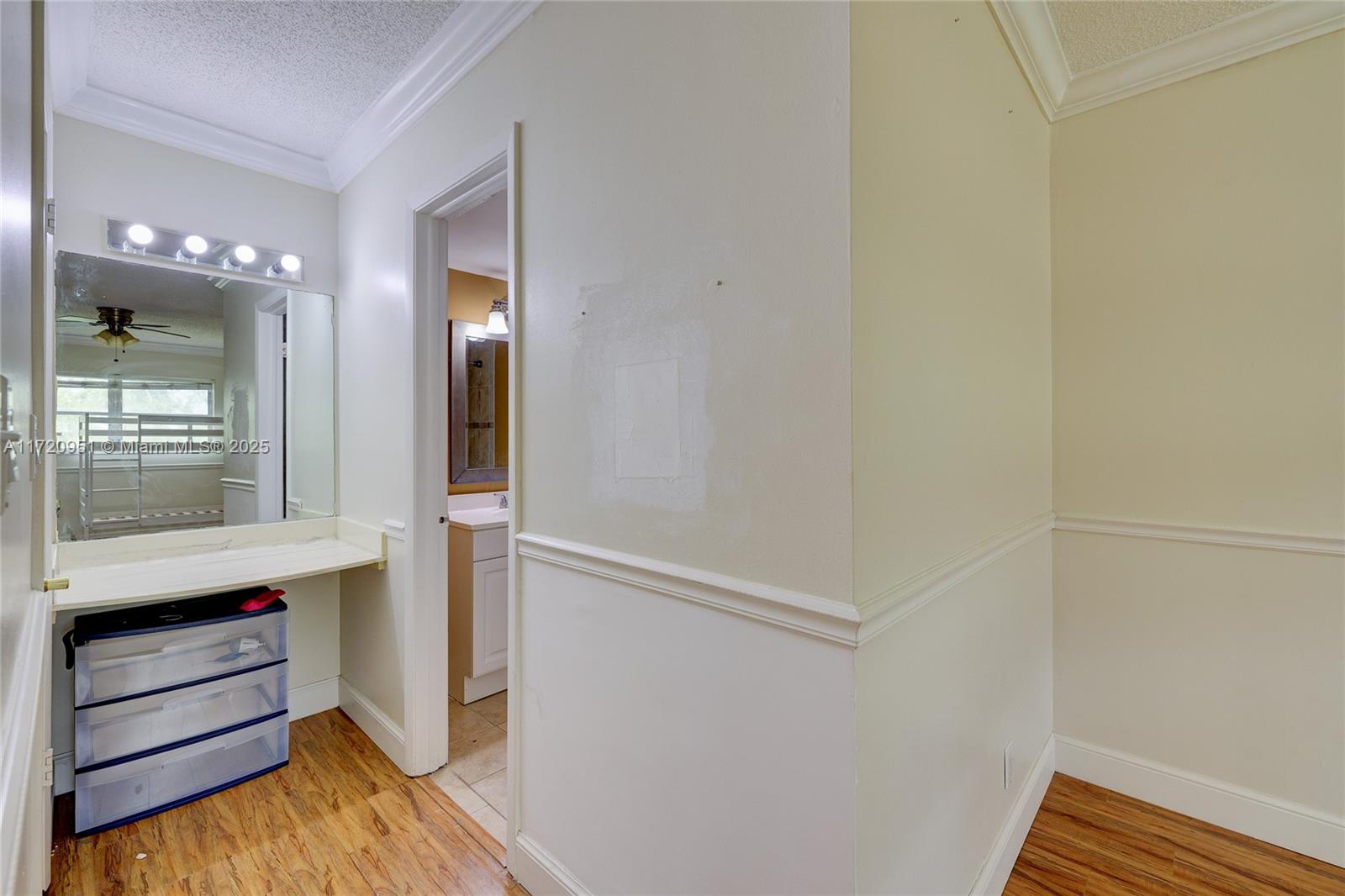 ARROWHEAD CONDO NO IX - Residential