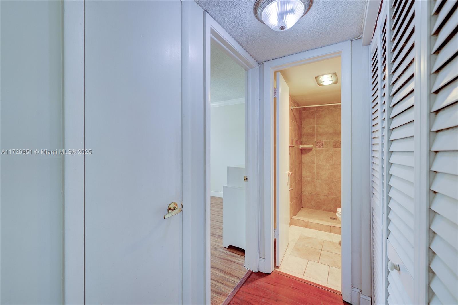 ARROWHEAD CONDO NO IX - Residential