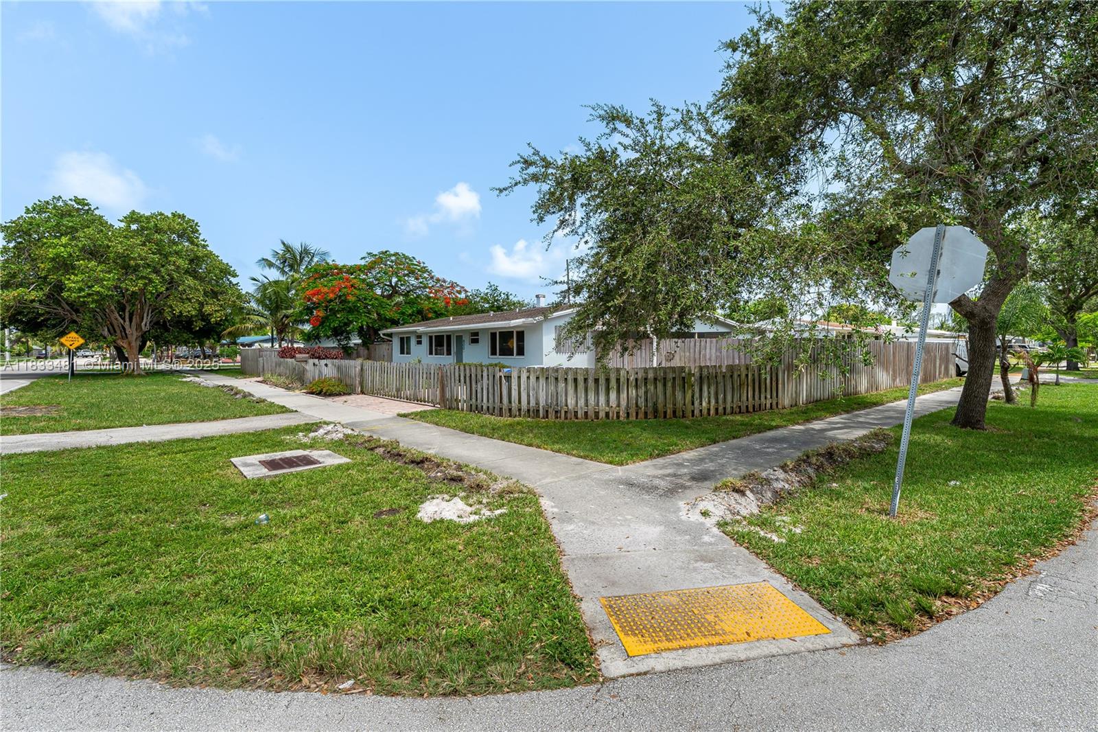 800 NE 24th St