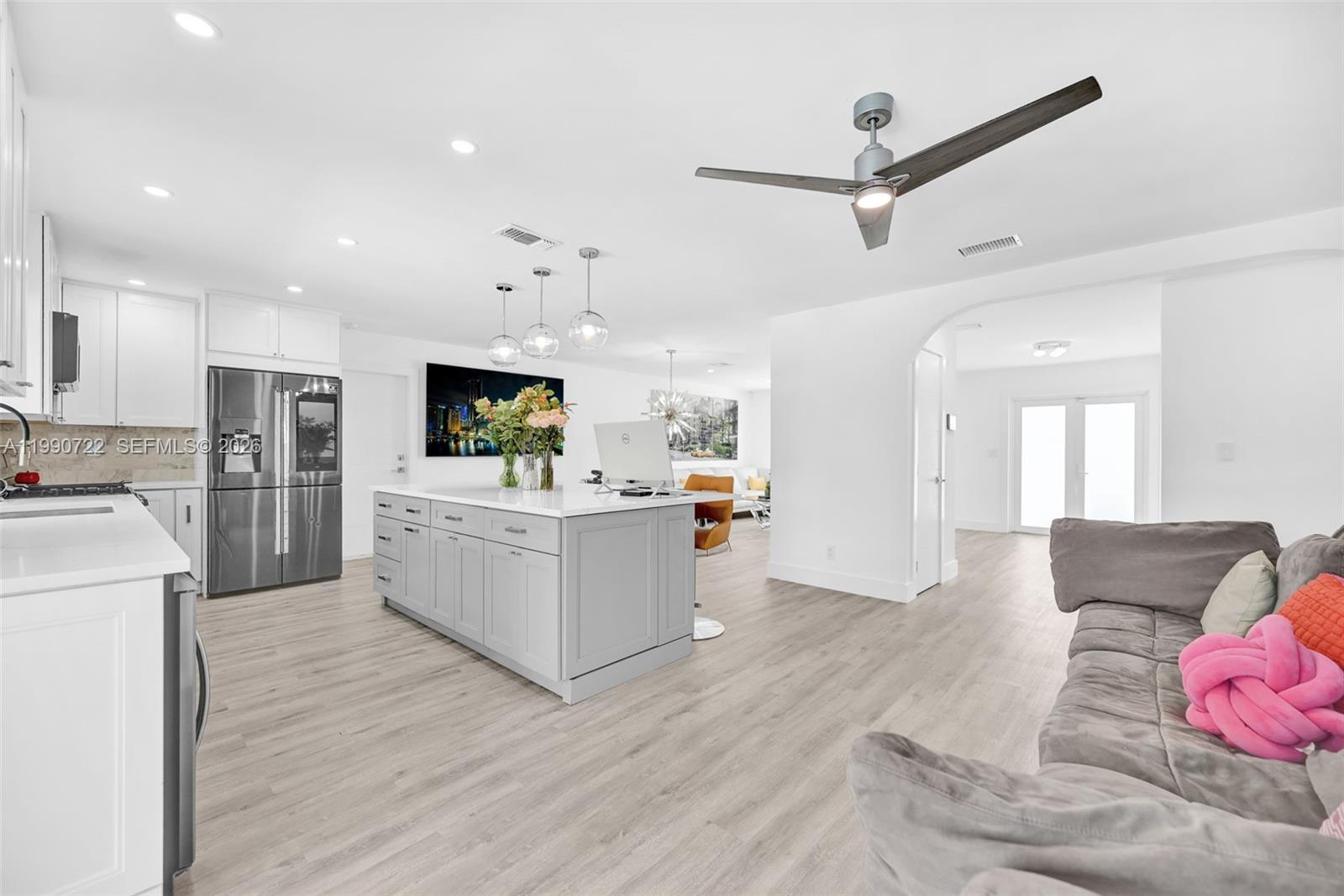 MIRROR LAKE ESTATES SEC S - Residential