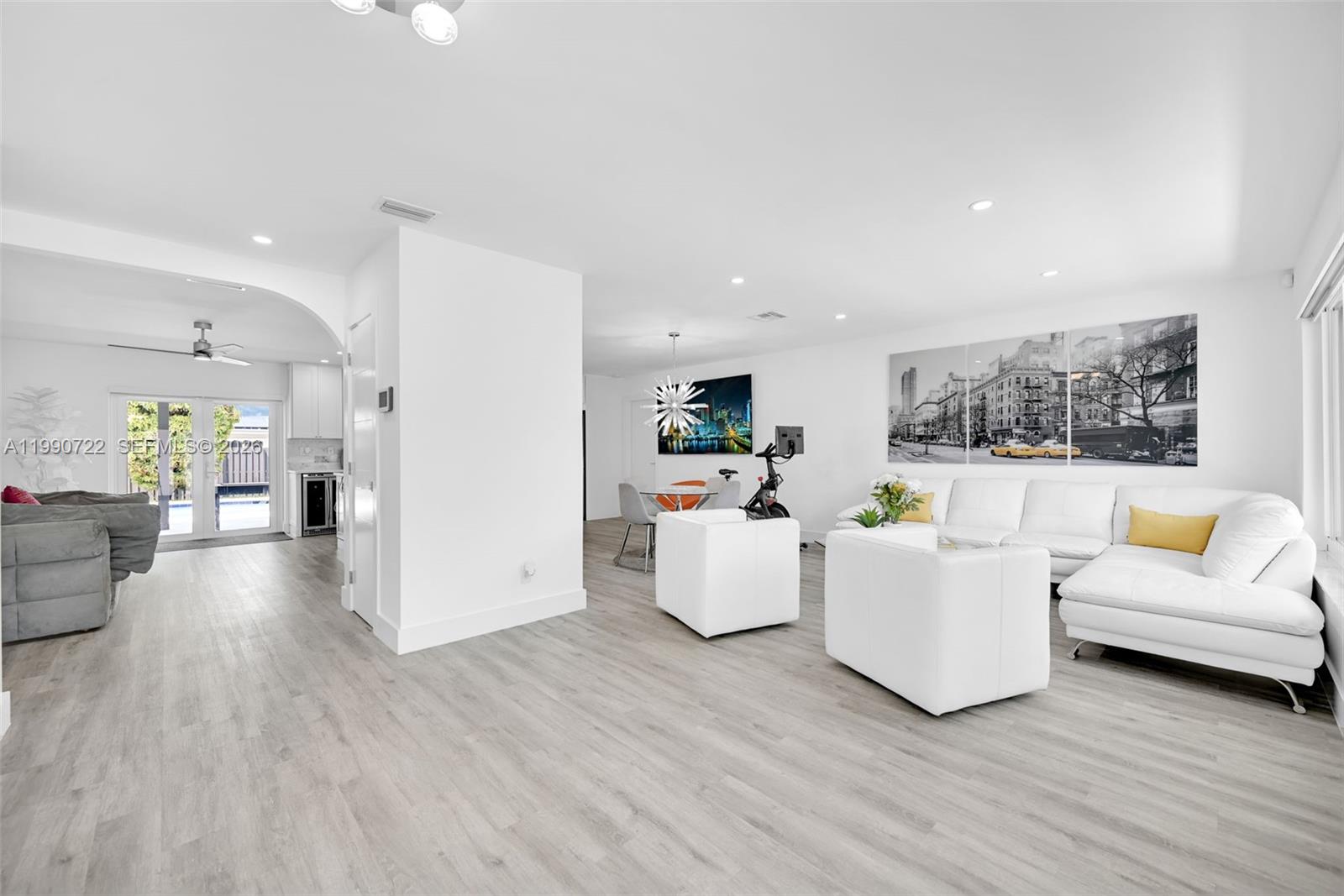 MIRROR LAKE ESTATES SEC S - Residential