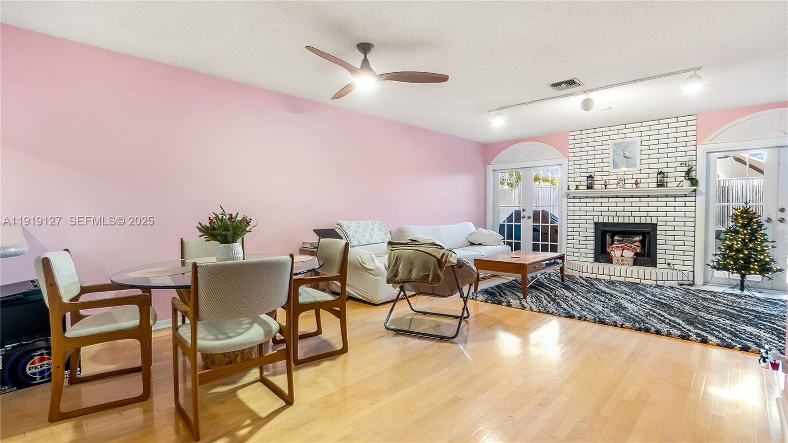 LAUDERDALE BY THE SEA - Residential