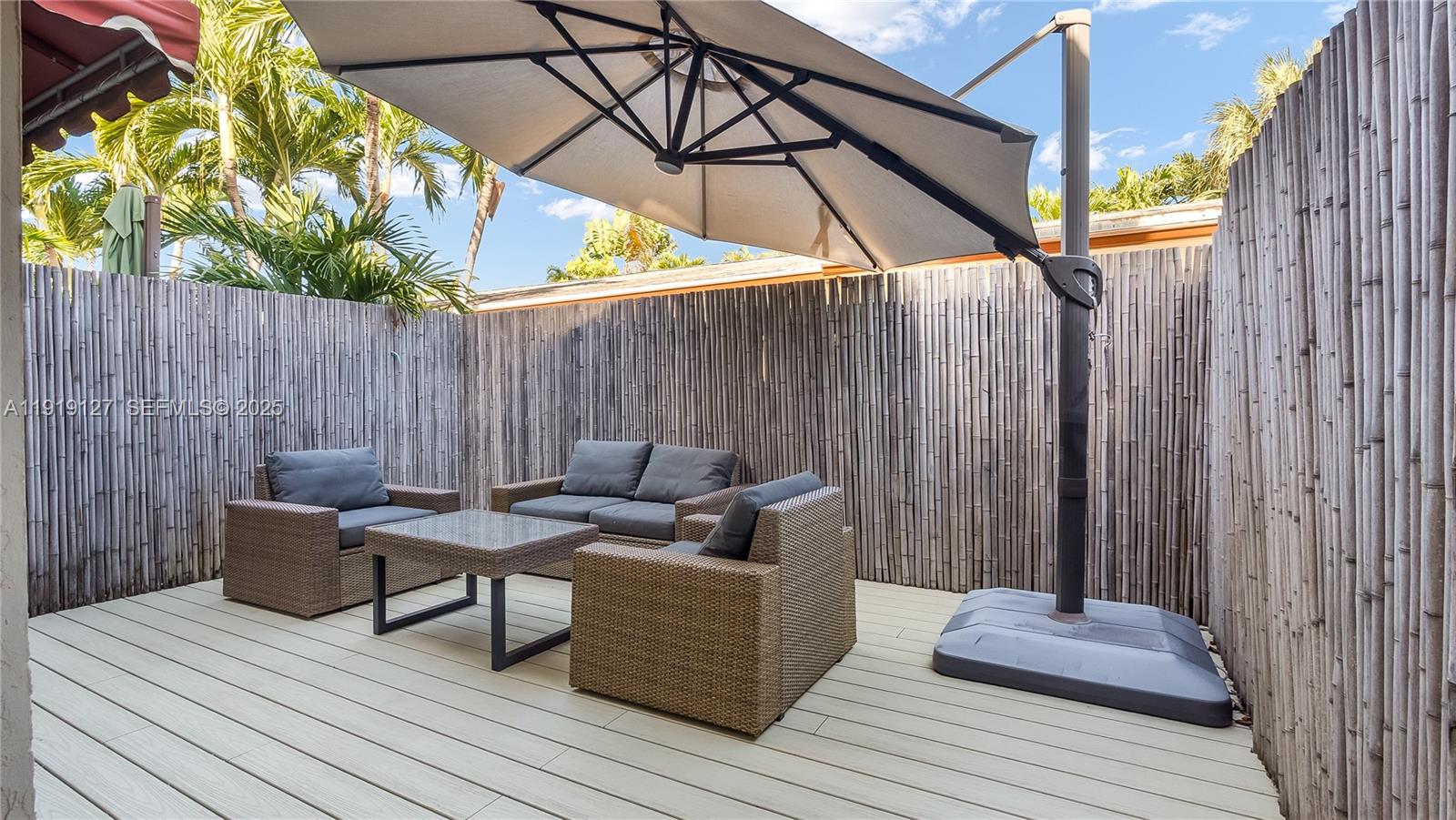 LAUDERDALE BY THE SEA - Residential