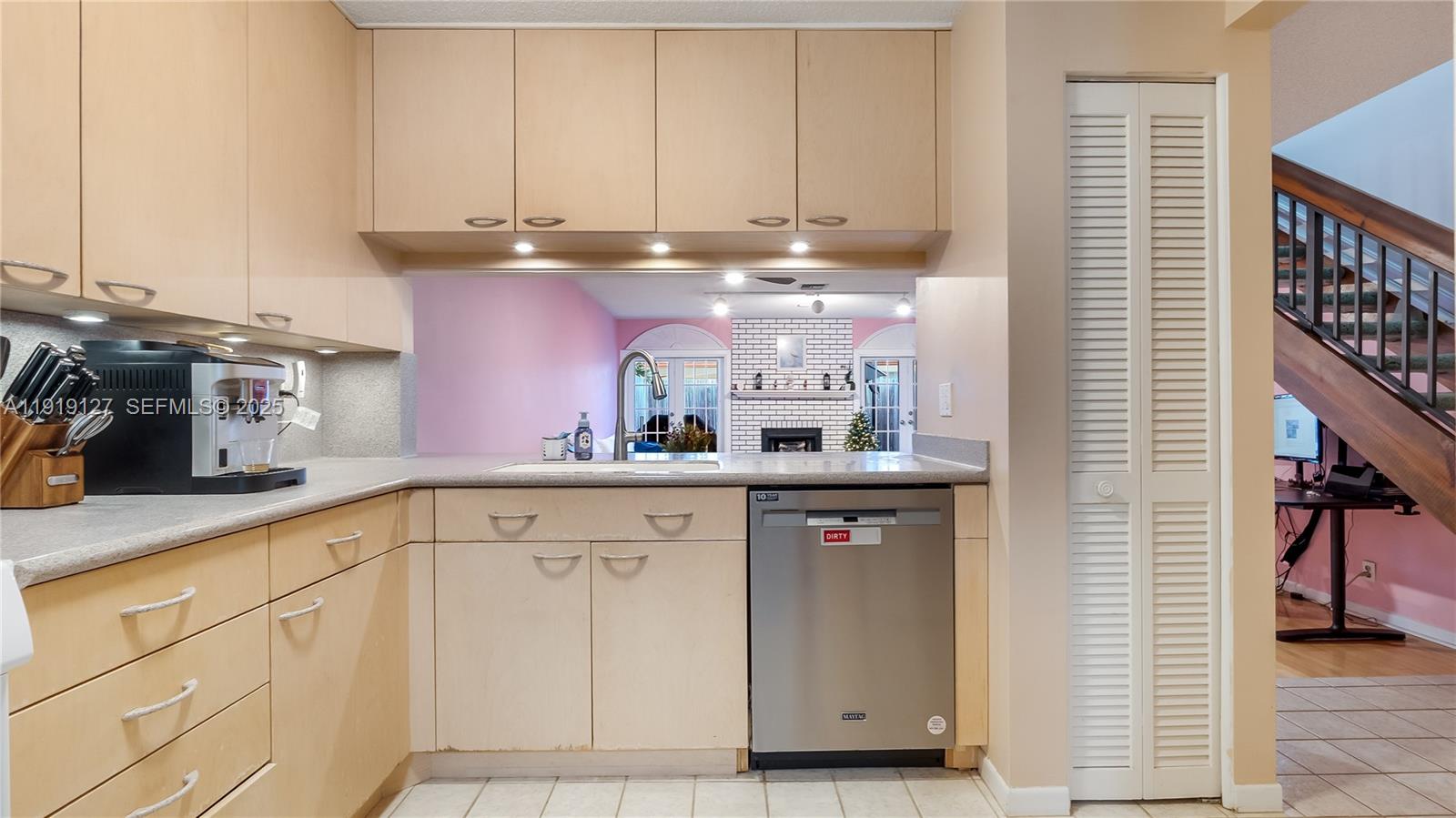 LAUDERDALE BY THE SEA - Residential