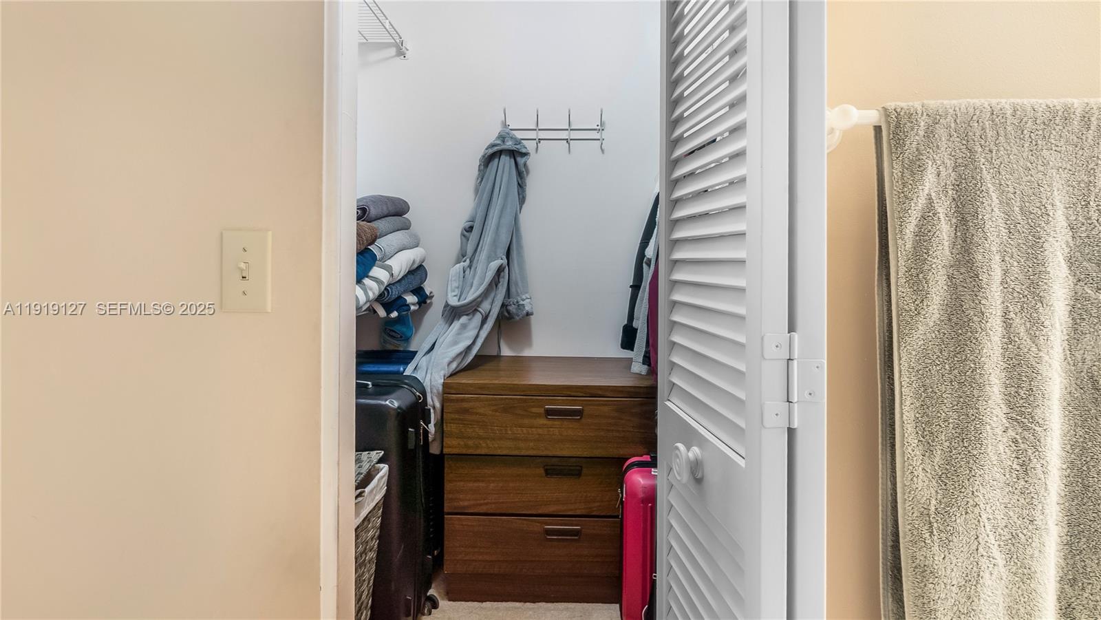 LAUDERDALE BY THE SEA - Residential