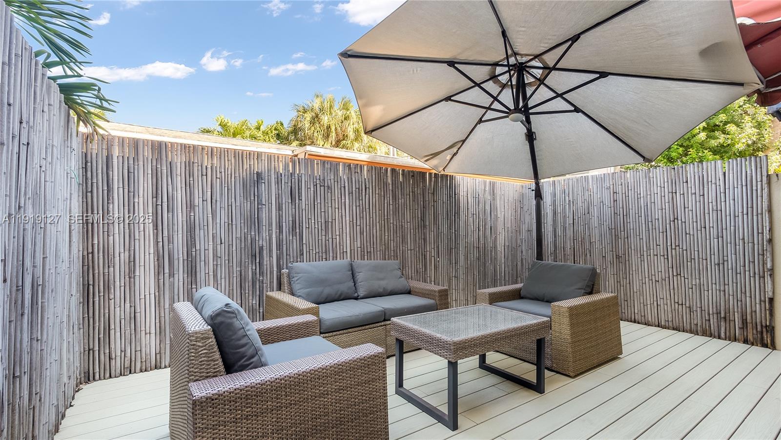 LAUDERDALE BY THE SEA - Residential