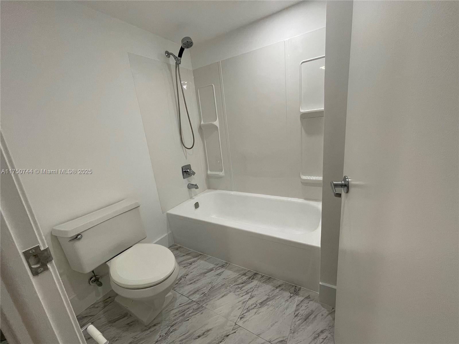 WINSTON TOWERS 600 CONDO - Residential