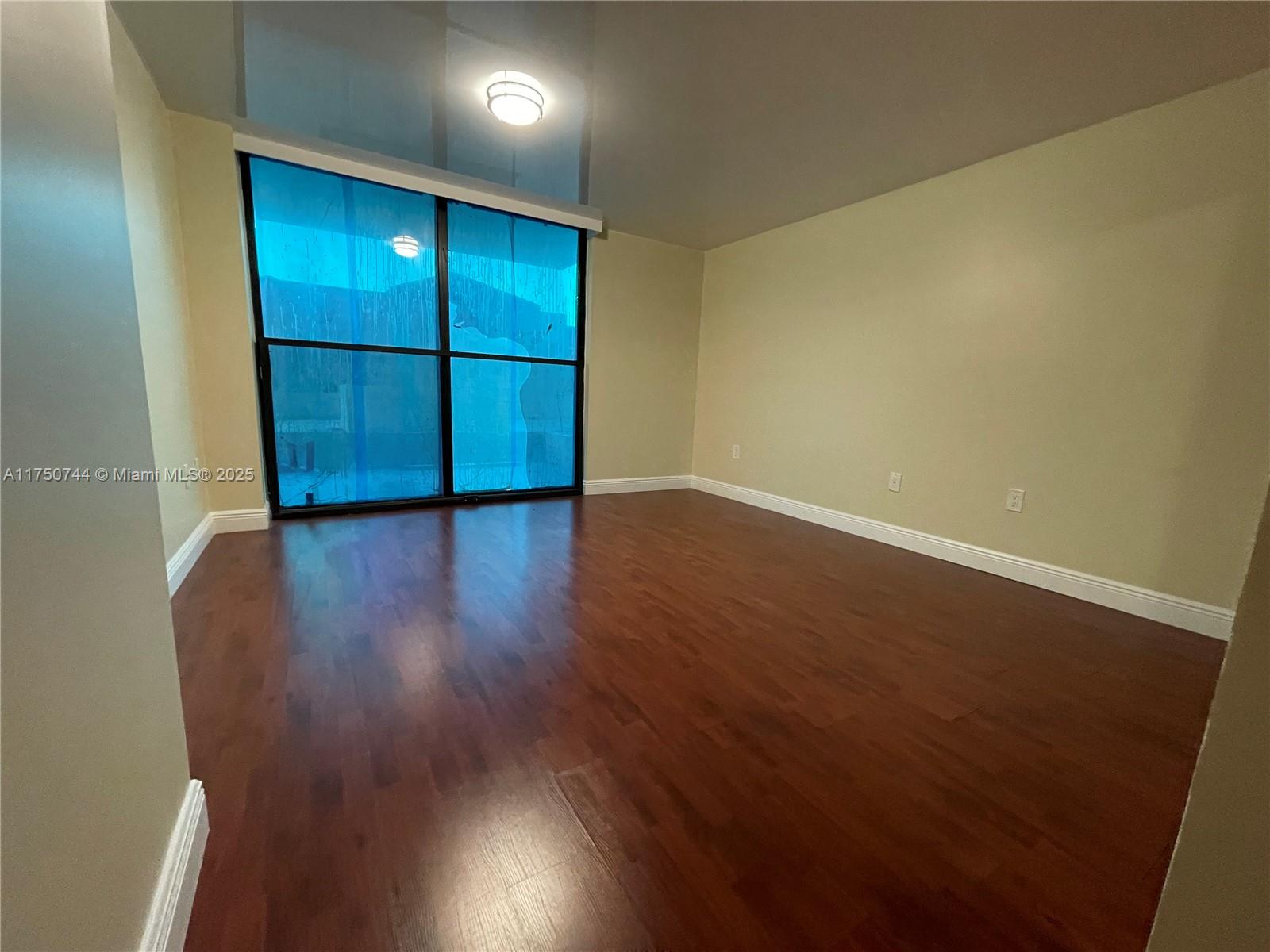 WINSTON TOWERS 600 CONDO - Residential