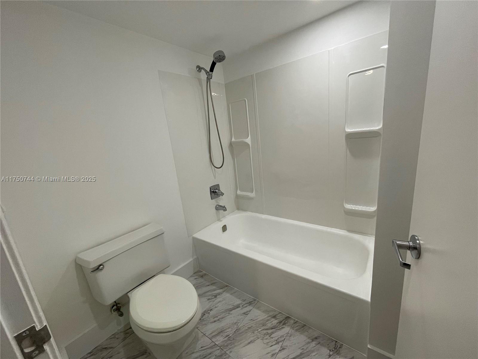 WINSTON TOWERS 600 CONDO - Residential