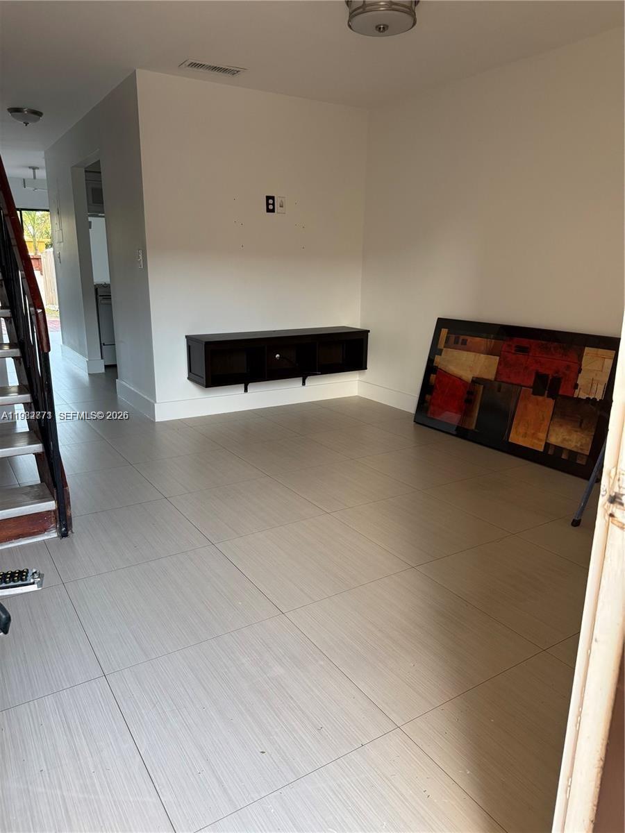 MILLER DREAM TOWNHOMES CO - Residential Lease