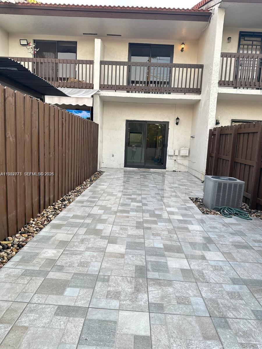 MILLER DREAM TOWNHOMES CO - Residential Lease