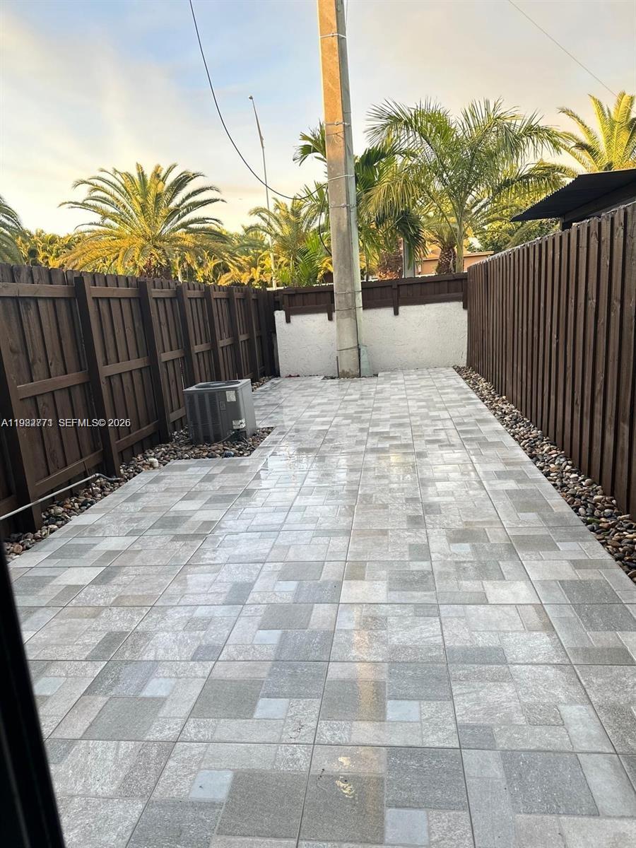 MILLER DREAM TOWNHOMES CO - Residential Lease