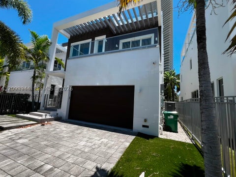 Photo of 18975 Atlantic Blvd, Sunny Isles Beach, FL 33160 (MLS # A12098944)