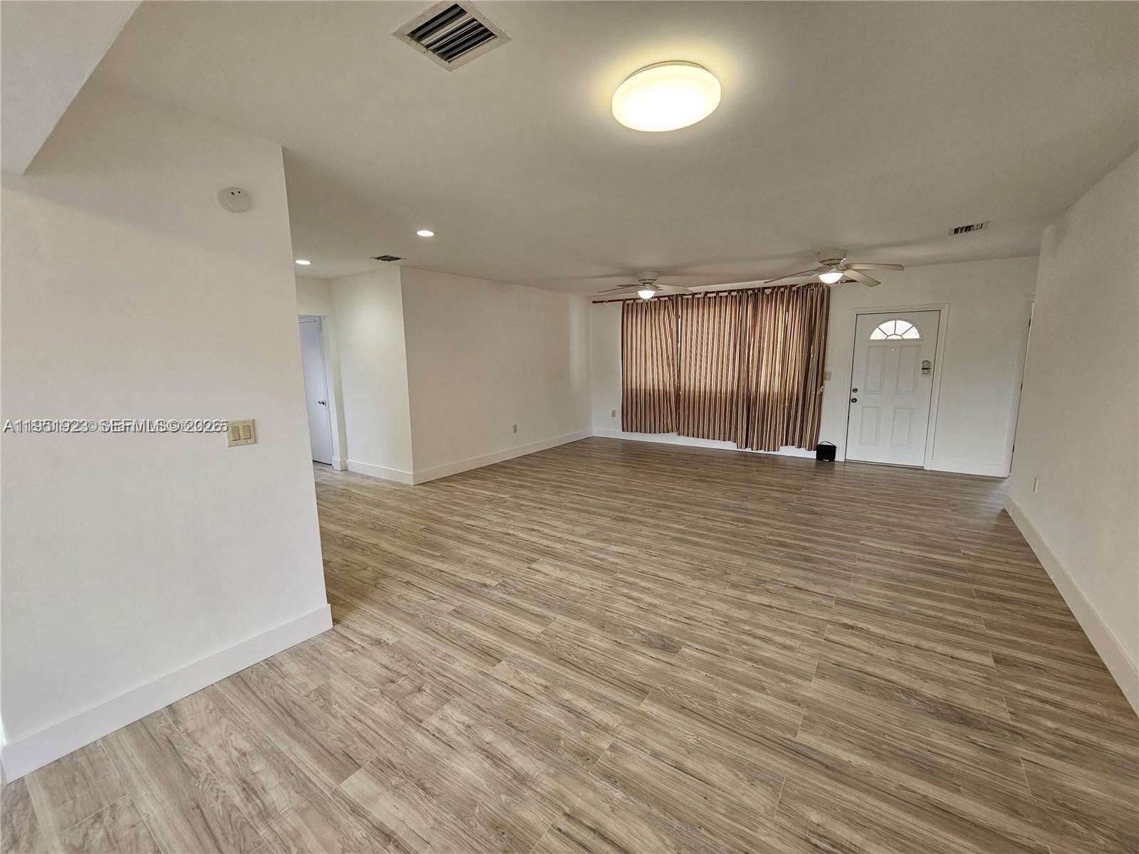 MIRAMAR SEC 10 - Residential