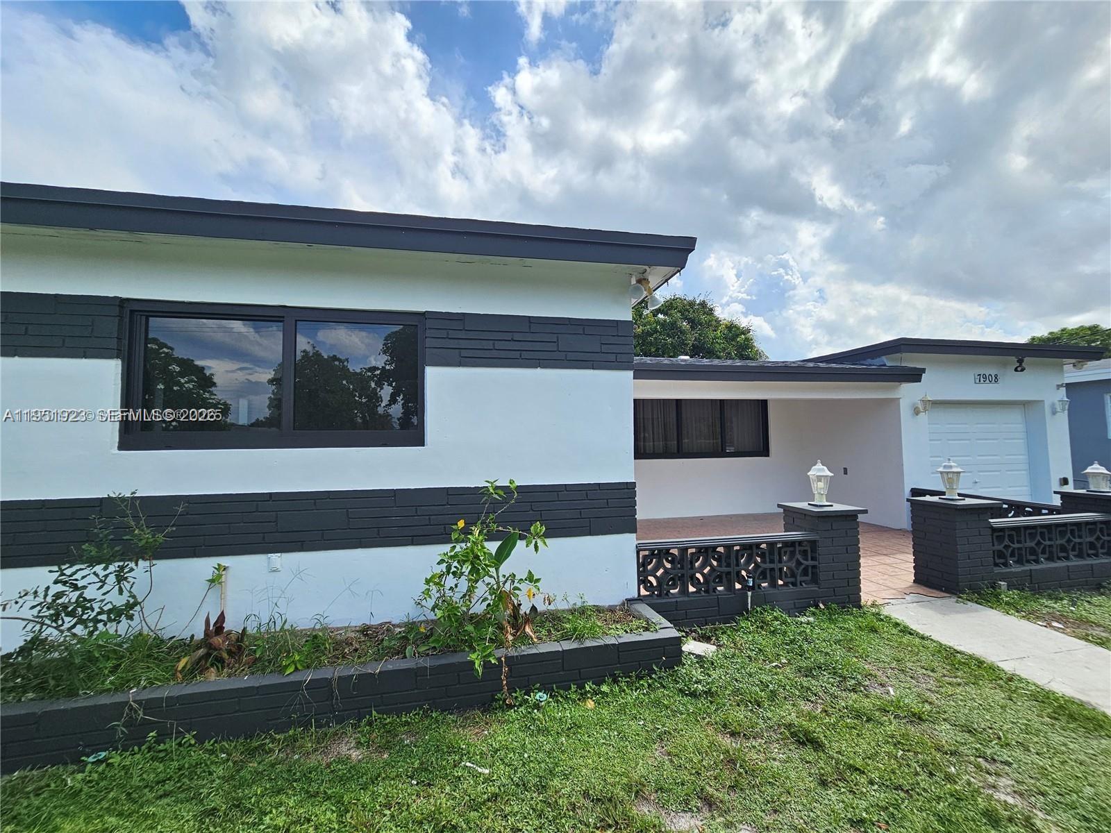 MIRAMAR SEC 10 - Residential